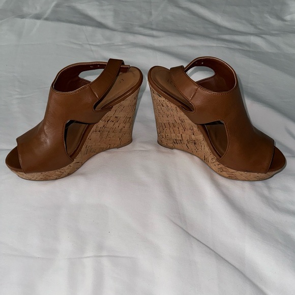 Le Chateau cork wedges - Picture 3 of 6